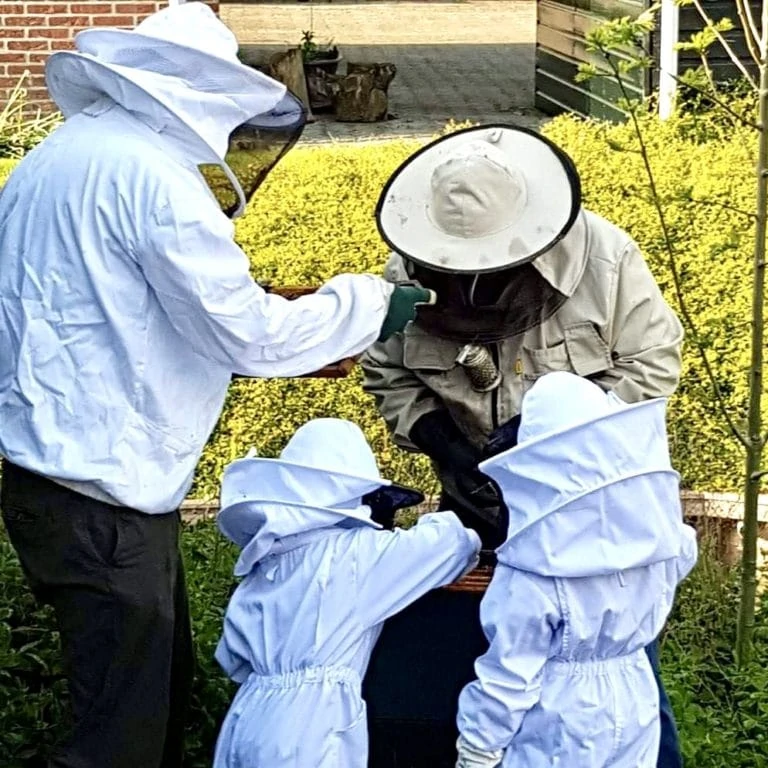 ervaring imker Ton met 3 generaties imkers